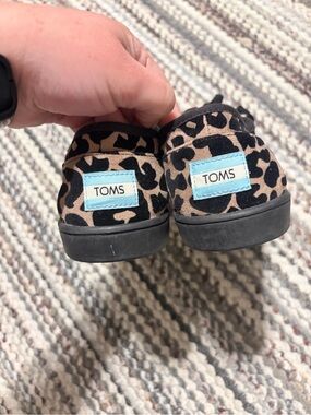 TOMS Leopard Print lace-up Sneakers - Tan & Black